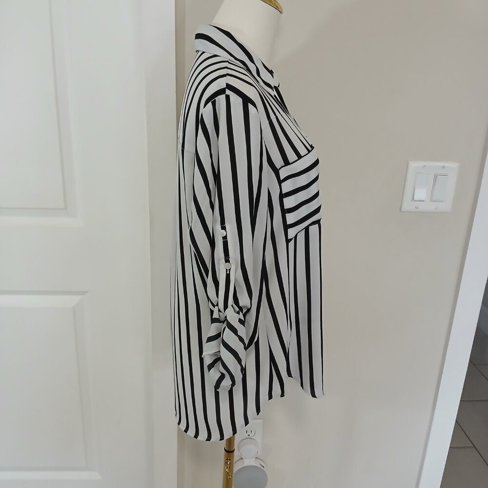 Express Portofino Shirt Women’s Medium Black White Stripe Button Front Blouse - Picture 6 of 8
